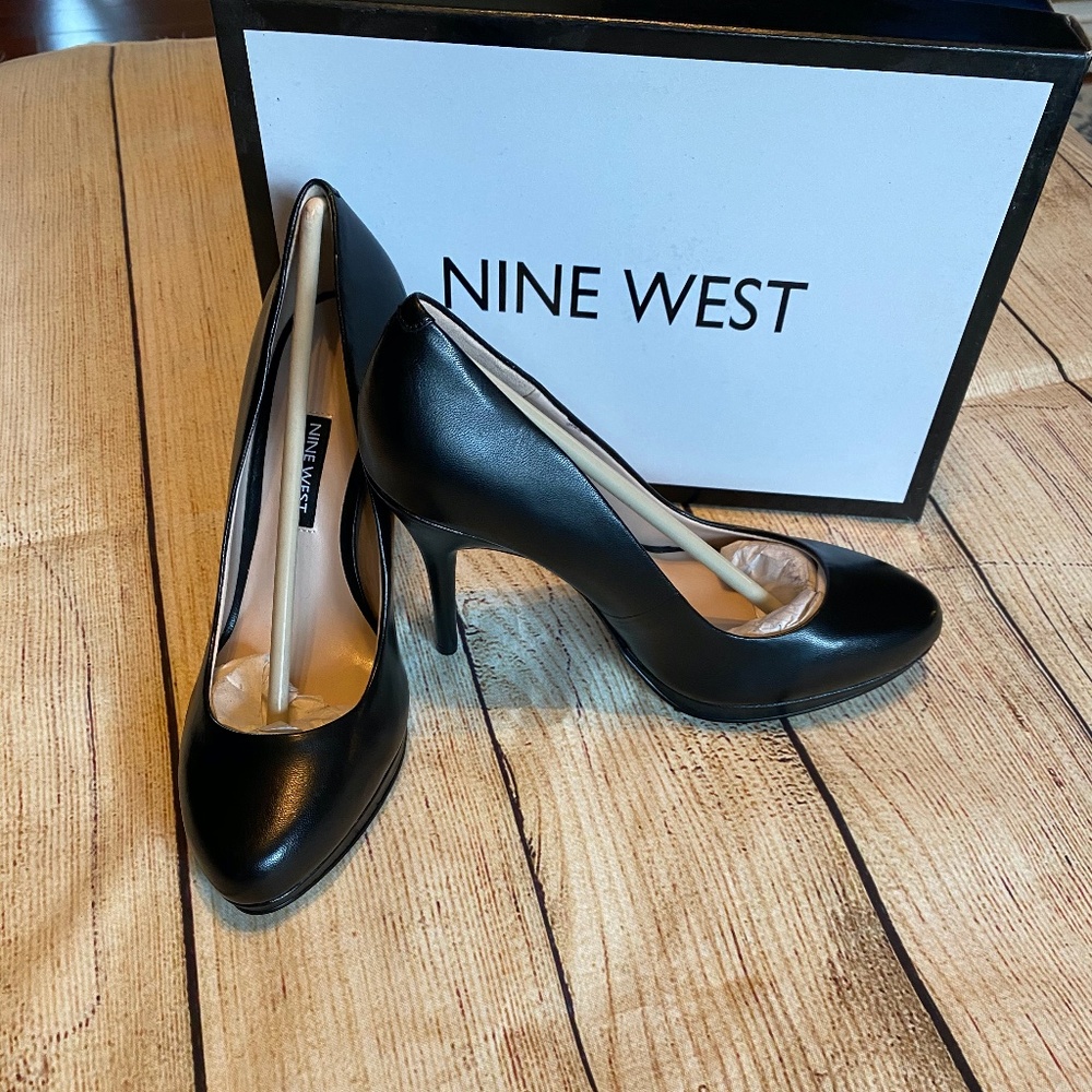 Nine West Leather Platform Pump
